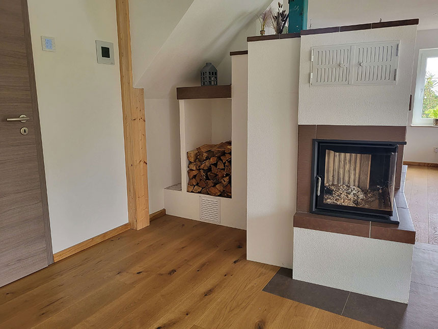 Grundofen mit Sitzgelegenheit und Holzstapelmöglichkeit&hellip;